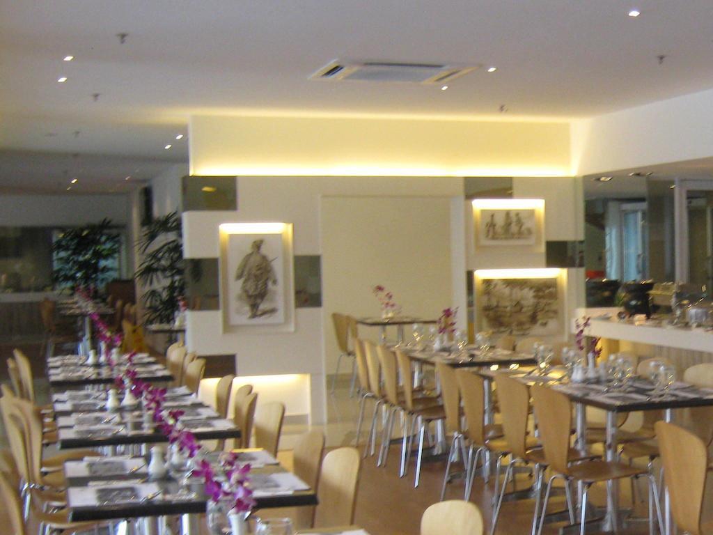 Grand Dormani Rajah Court Hotel Kuching Dış mekan fotoğraf