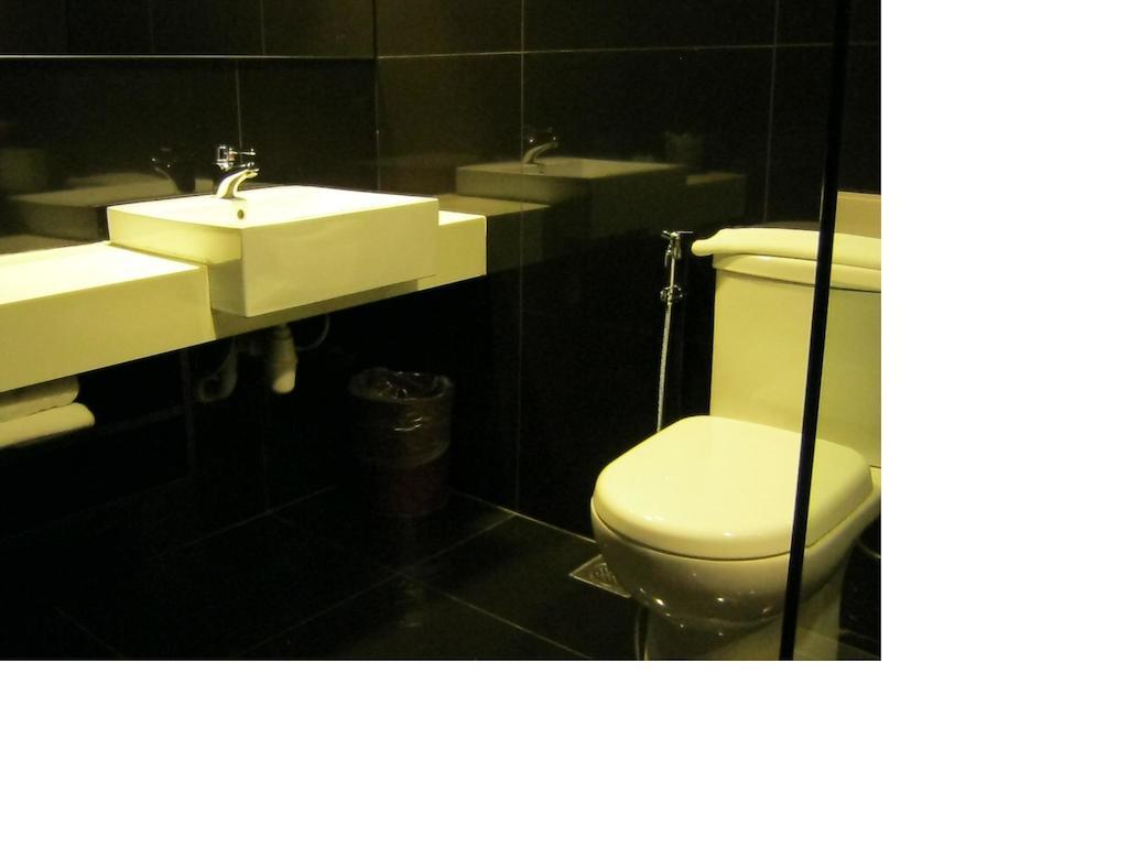 Grand Dormani Rajah Court Hotel Kuching Dış mekan fotoğraf