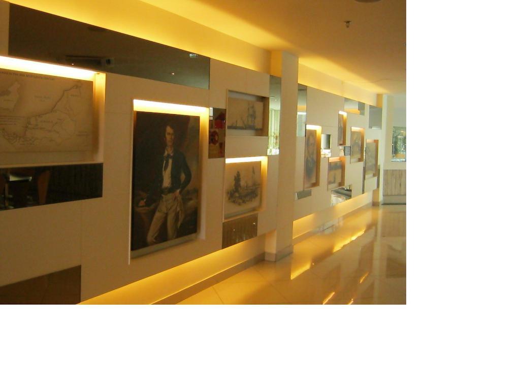 Grand Dormani Rajah Court Hotel Kuching Dış mekan fotoğraf