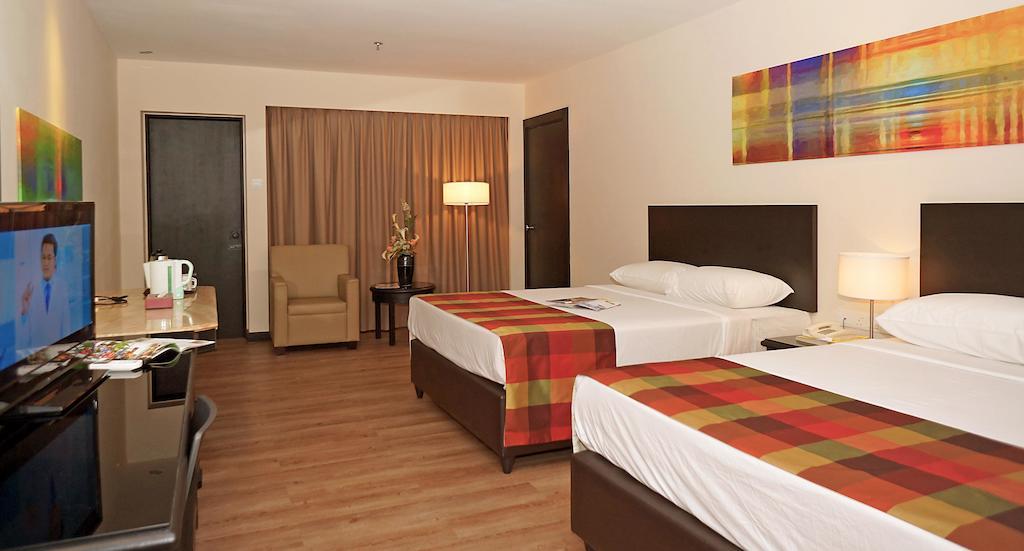Grand Dormani Rajah Court Hotel Kuching Dış mekan fotoğraf