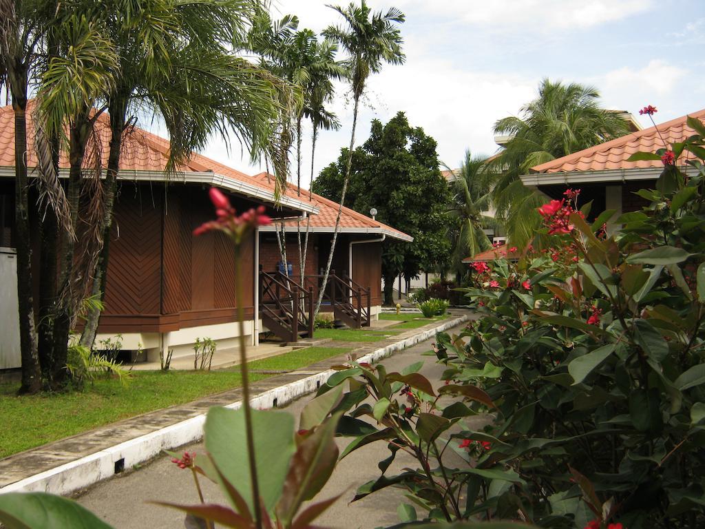Grand Dormani Rajah Court Hotel Kuching Dış mekan fotoğraf